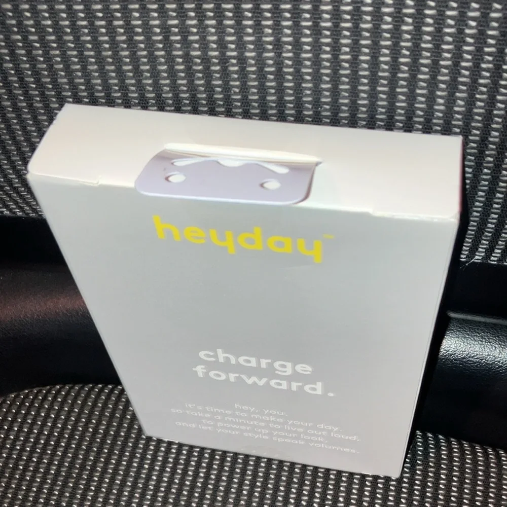 Lighting To 3.5 mm Aux (heyday)